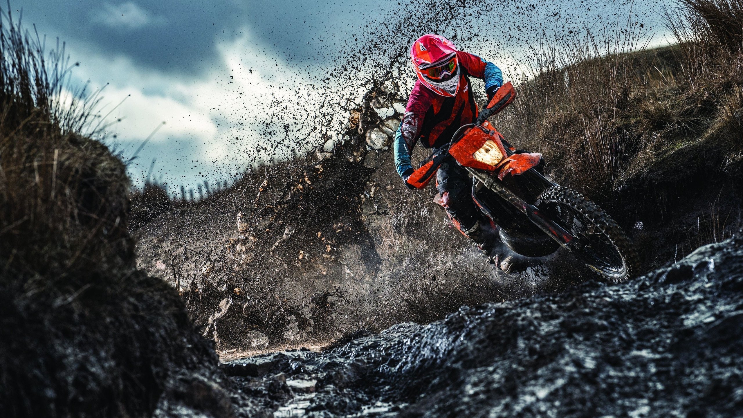 “巴黎4–0横扫皇马，姆巴佩助攻帽子戏法”